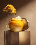 L'Occitane Immortelle Divine Cream, Anti-Aging Face Moisturizer, Firms Skin & Helps Reduce Fine Lines, Wrinkles & Age Spots, Daily Hydrating Skincare - Image 3