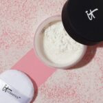 IT Cosmetics Bye Bye Pores – Poreless Finish Loose Setting Powder Makeup – Translucent Blurring Face Powder for All Skin Tones – with Peptides, Silk, Collagen & Antioxidants – 0.23 oz - Image 7